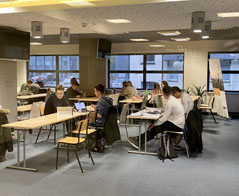 Studia na kierunku lekarskim w Warszawie stacjonarne czy niestacjonarne – jaki tryb wybrać?