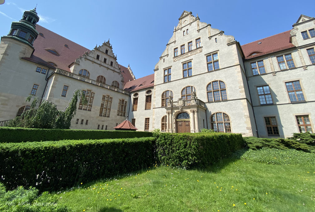 Jak wyglądają studia na kierunkach humanistycznych