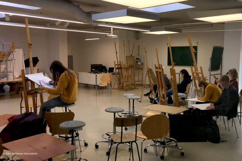 Ile trwają studia niestacjonarne (zaoczne) na kierunku Architektura wnętrz w Warszawie