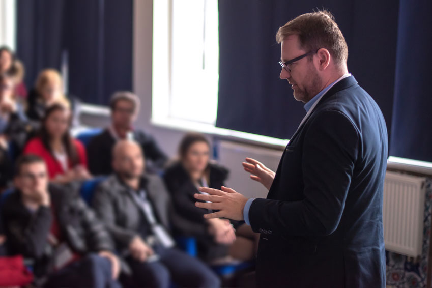 Ile trwają studia na kierunku telekomunikacja w Warszawie