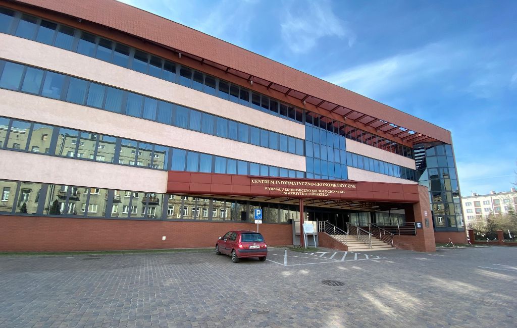 Jaka praca po ekonomii