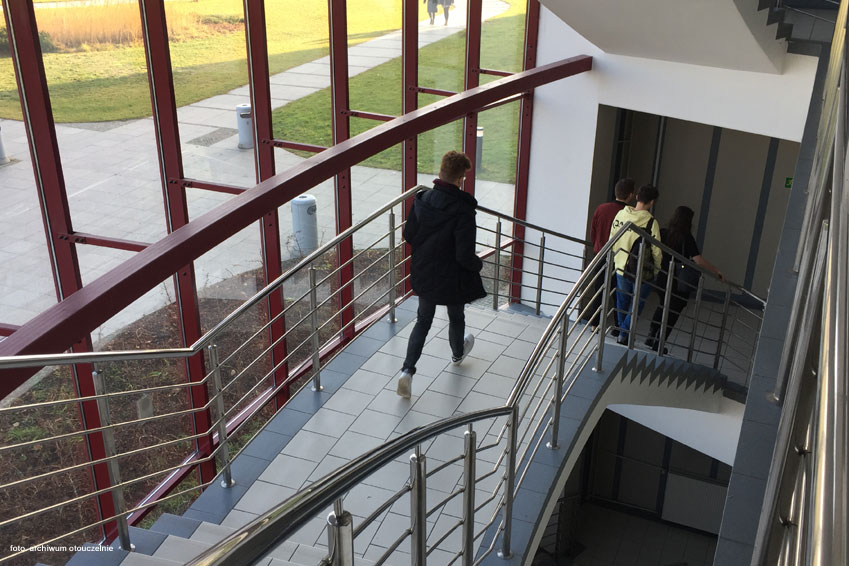 Ile trwają studia na kierunku Administracja w Kielcach