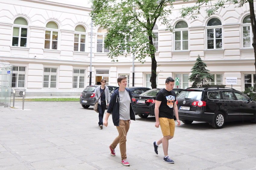 Ile trwają studia na kierunku elektrotechnika w Warszawie