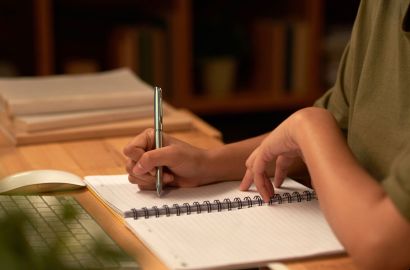 Jak napisać zaproszenie na egzaminie ósmoklasisty – najważniejsze zasady