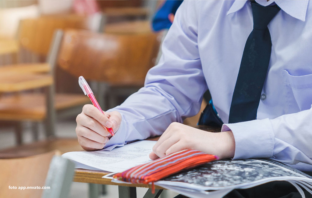 Jak napisać charakterystykę i opis postaci? Ta wiedza przyda się na egzaminie ósmoklasisty