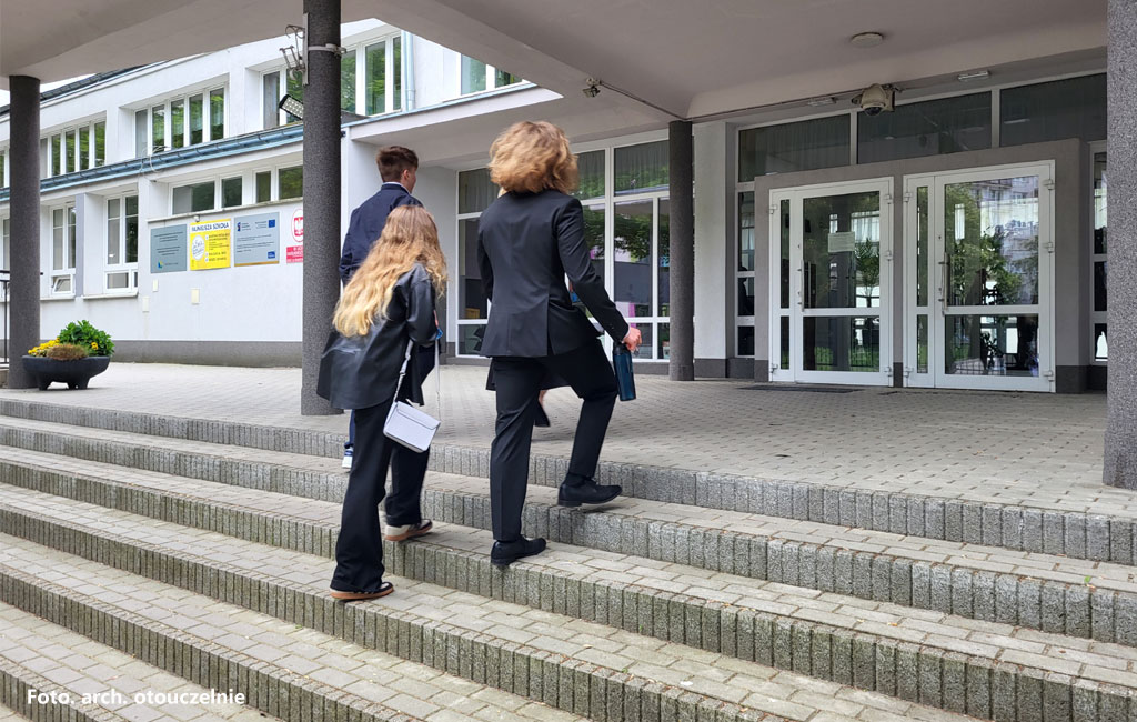 Trwa matura 2025 z fizyki! Co zawiera arkusz i jakie nastroje panują wśród maturzystów?