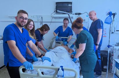 Edukacja a walka o ludzkie życie - zajęcia w Centrum Symulacji Technicznej WAM