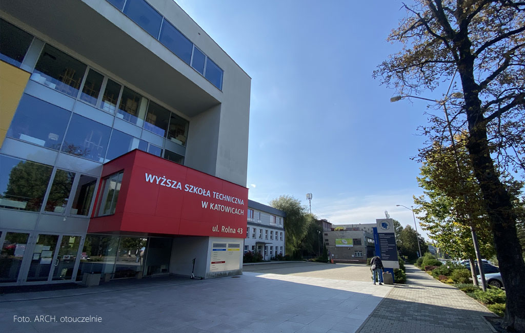 „Na ostatni dzwonek”. Promocja dla kandydatów na studia w WST Katowice.